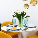 Alesia - Lovely With Parking Near Veranda Mall *