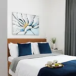 Alesia - Lovely With Parking Near Veranda Mall *