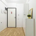 Alesia - Lovely With Parking Near Veranda Mall Bukarest