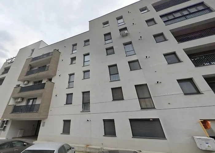 Alesia - Lovely With Parking Near Veranda Mall דירה