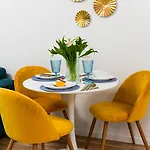 Apartament Alesia - Lovely With Parking Near Veranda Mall Bukareszt