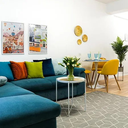 Alesia - Lovely, Colorful & Cozy