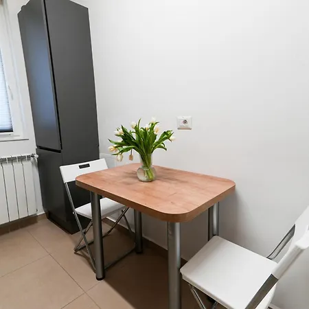 Apartman Alesia - Lovely With Parking Near Veranda Mall *
