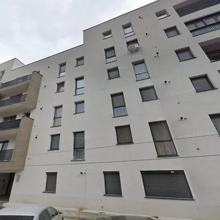 Alesia - Lovely With Parking Near Veranda Mall Apartment