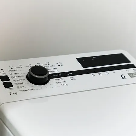 Alesia - Lovely With Parking Near Veranda Mall *