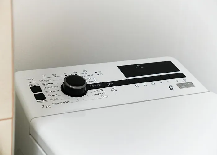 Alesia - Lovely With Parking Near Veranda Mall *