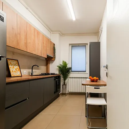 Lägenhet Alesia - Lovely With Parking Near Veranda Mall Bukarest